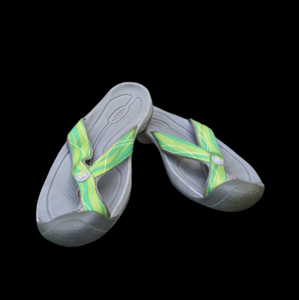 KEEN Women's Flip Flops Sz 10